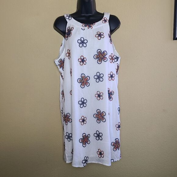 Papillon Embroidered Shift Dress  - Picture 2 of 9